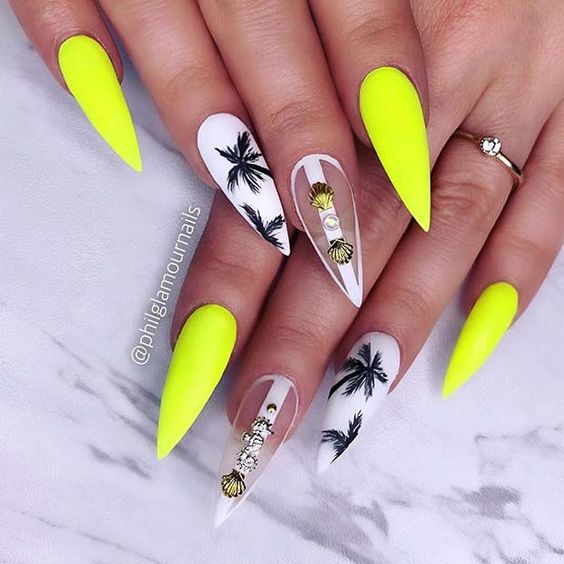 palm tree manicure; 15 beach manicures that will make you feel like a mermaid