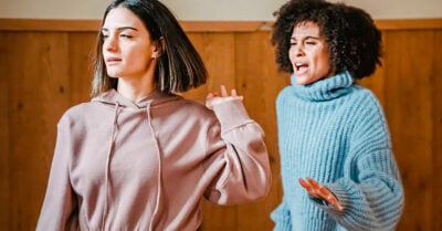 Según estudio, los adolescentes comienzan a ignorar la voz de su madre a los 13 años