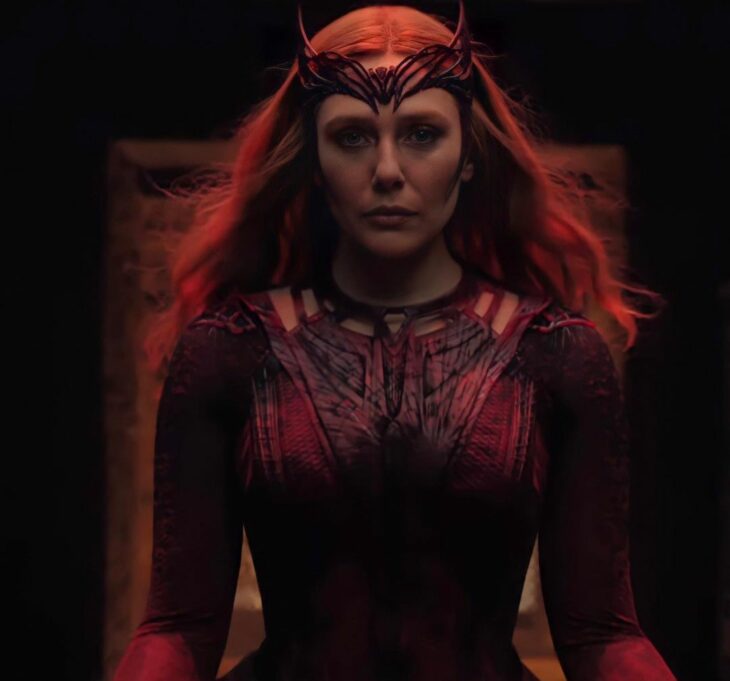 Elizabeth Olsen en su papel de la bruja Escarlata en la película de Dr. Strange en el Multiverso de la Locura 