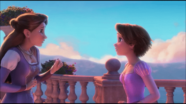 Reina Arianna reencontrándose con Rapunzel en la película Enredados de Disney 
