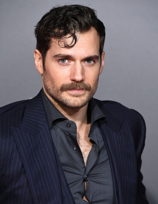 Henry Cavill con bigote 