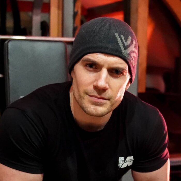 Henry Cavill usando un gorro beani 