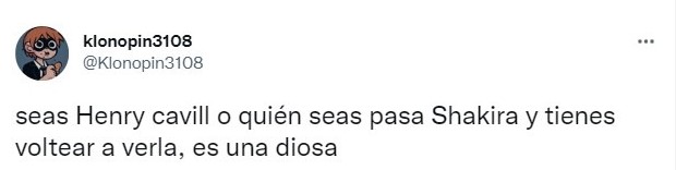 Tuit sobre; Henry Cavill queda cautivado con la belleza de Shakira y su reacción al verla se vuelve viral