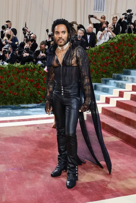 Lenny Kravitz ;Hombres que nos dieron más que smokings negros en la Met Gala 2022 