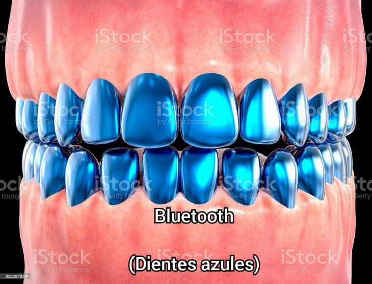 dentadura de color azul con la frase traducida literal de BlueThooth