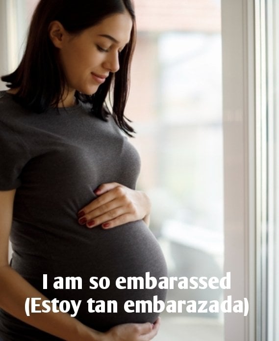 meme de una mujer embarazada con la frase mal traducida de I am so embarassed