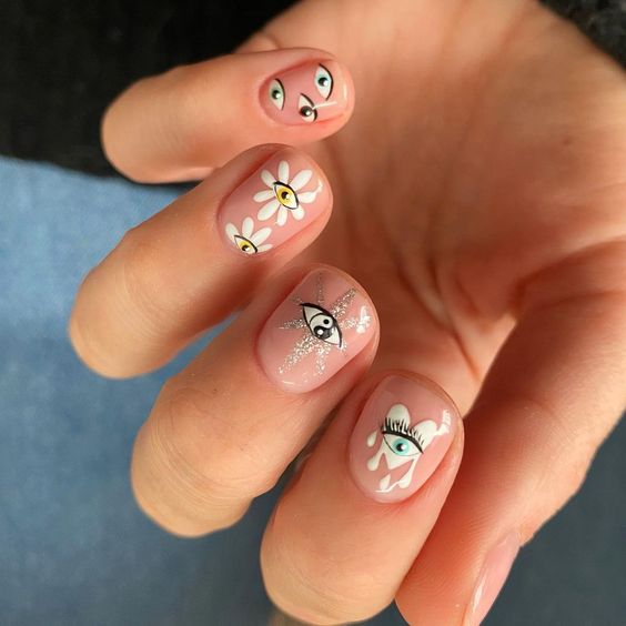 Uñas de ojo turco: 7 ideas para protegerte de las malas vibras con tu mani