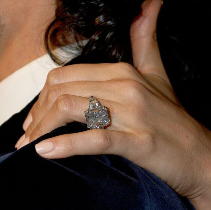 Jennifer Lopez's hand wearing the engagement ring Marc Anthony gave her 