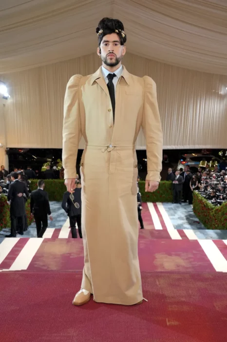 Bad Bunny ;Outfits que nos dejaron boquiabiertos en la MET Gala 2022