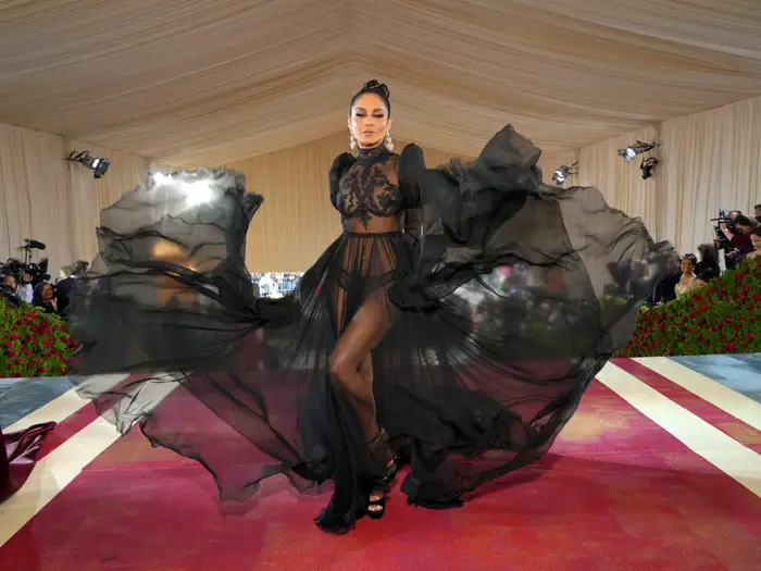 Vanessa Hudgens ;Outfits que nos dejaron boquiabiertos en la MET Gala 2022