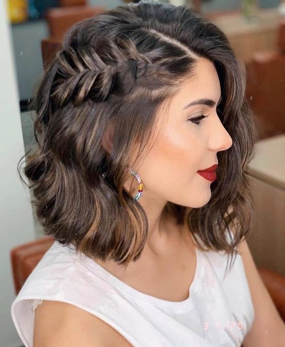 trenza lateral ;13 Chulísimos peinados que puedes lograr con un corte bob