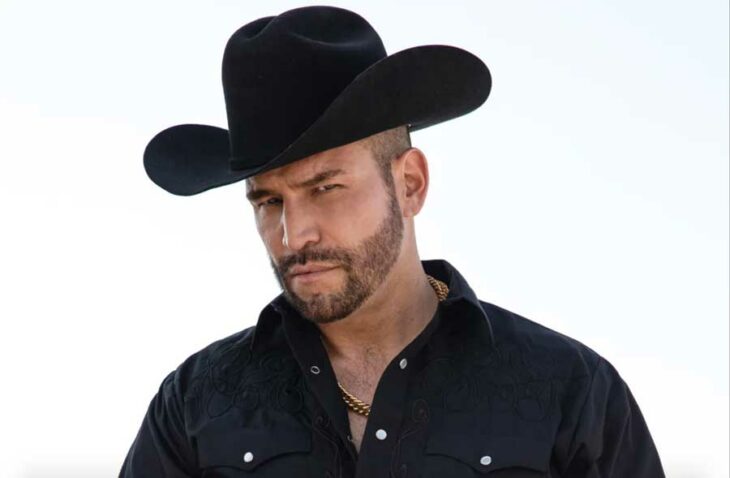 Rafael Amaya caracterizado en su personaje de Aurelio Casillas 