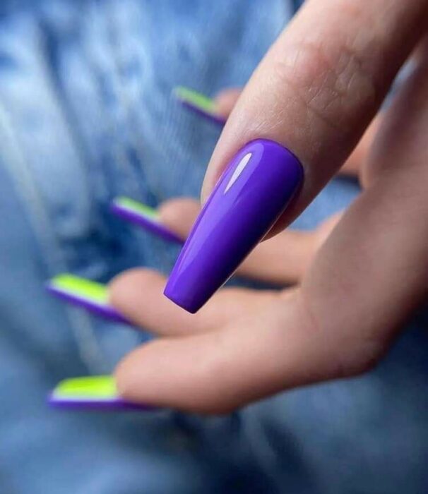 manicure in grape; 12 beautiful ideas to wear a double view manicure