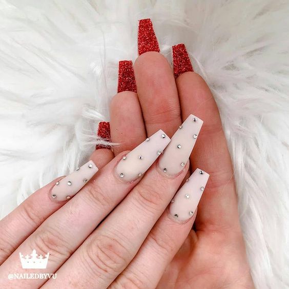 manicura con glitter ;12 Lindísimas ideas para llevar una manicura doble vista