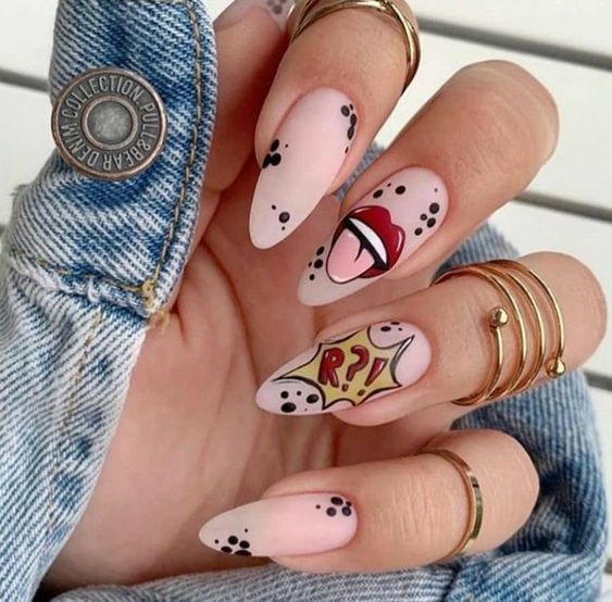 manicure with black dots; 13 Pop art style manicures to be the protagonist of your own comic