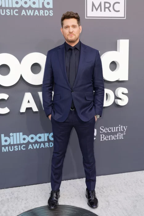 Michael Bublé ;los mejores looks de la alfombra roja en los Billboard Music Awards 2022