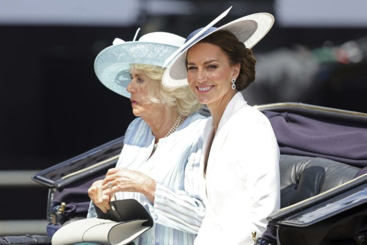 Camilla, duquesa de Cornualles y Kate, duquesa de Cambridge, pasean en carruaje durante el Trooping the Color