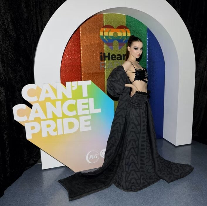 Dove Cameron en el Can't Cancel Pride