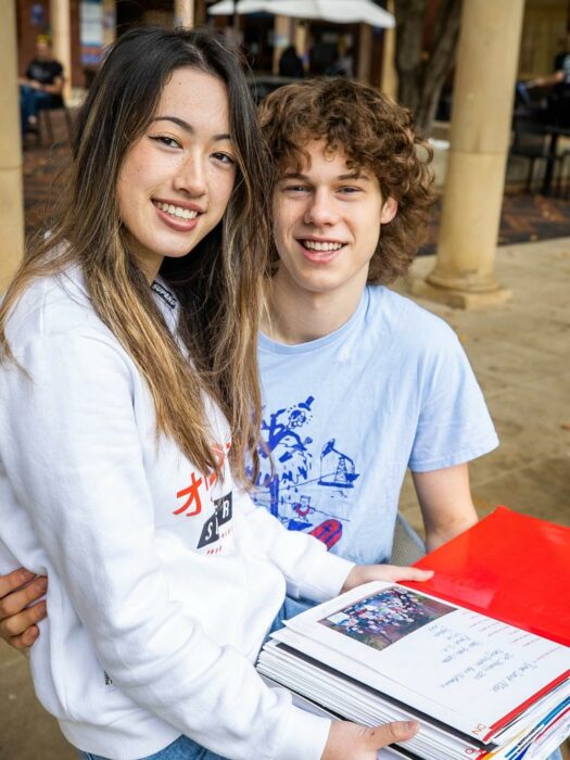 Leah Menzies y Thomas McLeodd