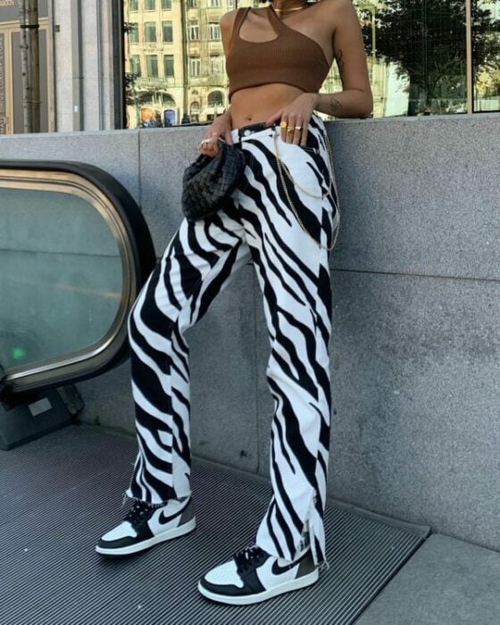 pantalon de zebra con accesorios