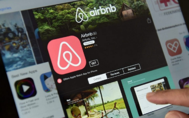 pantalla que muestra el sitio web de alquileres de Airbnb