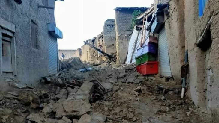 Al menos 900 muertos tras el sismo de Afganistan