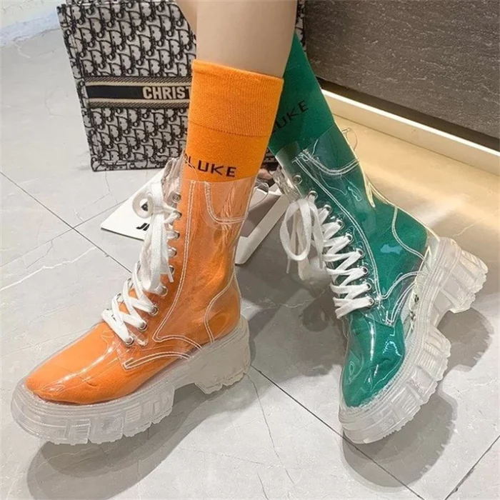 botas transparentes ;13 Botines para lluvia que se convertirán en tu básico favorito