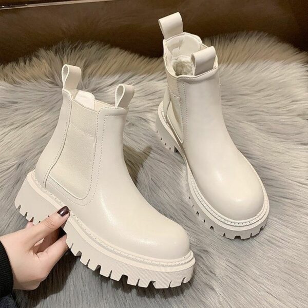 botas blancas ;13 Botines para lluvia que se convertirán en tu básico favorito