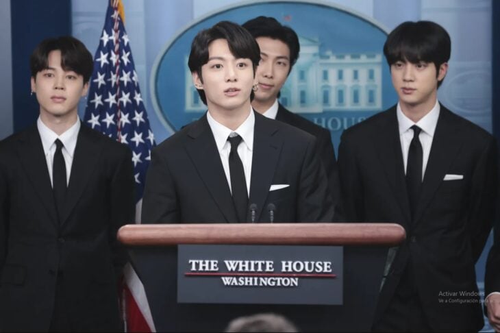Jeon Jungkook habla en una rueda de prensa de la Casa Blanca