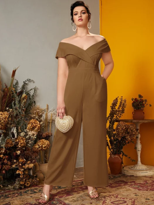 jumpuits color café; 14 Jumpsuits para olvidarte del clásico vestido de graduación