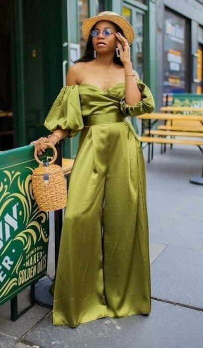 jumpuits color verde olivo; 14 Jumpsuits para olvidarte del clásico vestido de graduación