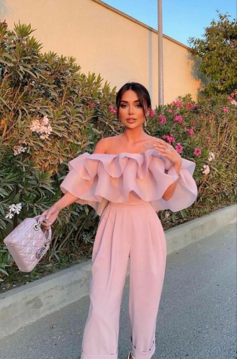 jumpuits color rosa pastel; 14 Jumpsuits para olvidarte del clásico vestido de graduación