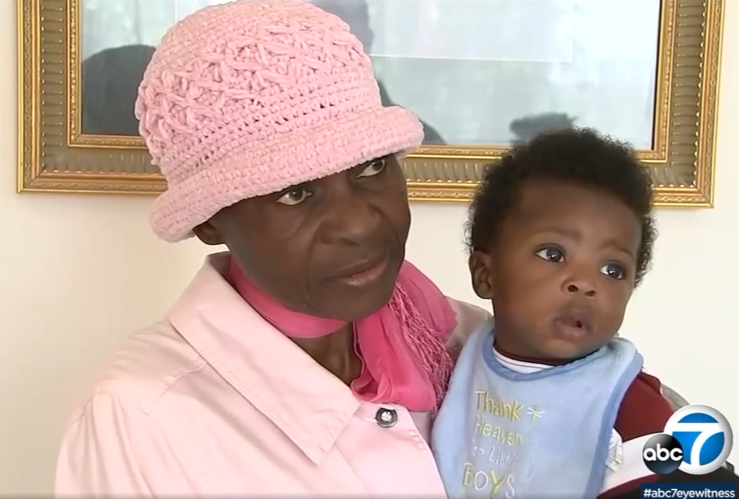 Mujer Encontr 36 Mil D lares En Un Sof Que Le Regalaron Mujer Encontr 36 Mil D lares En Un Sof Que Le Regalaron