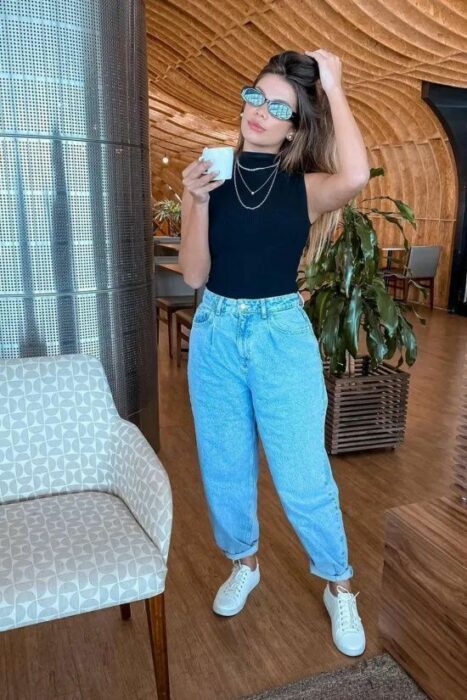 mom jeans ;15 Outfits para la mamá más linda del universo 