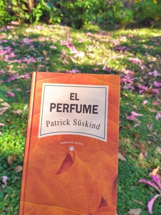 libro perfume