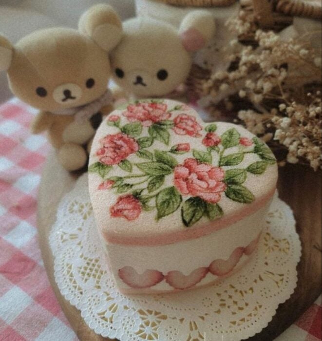 pastel vintage decorado con flores