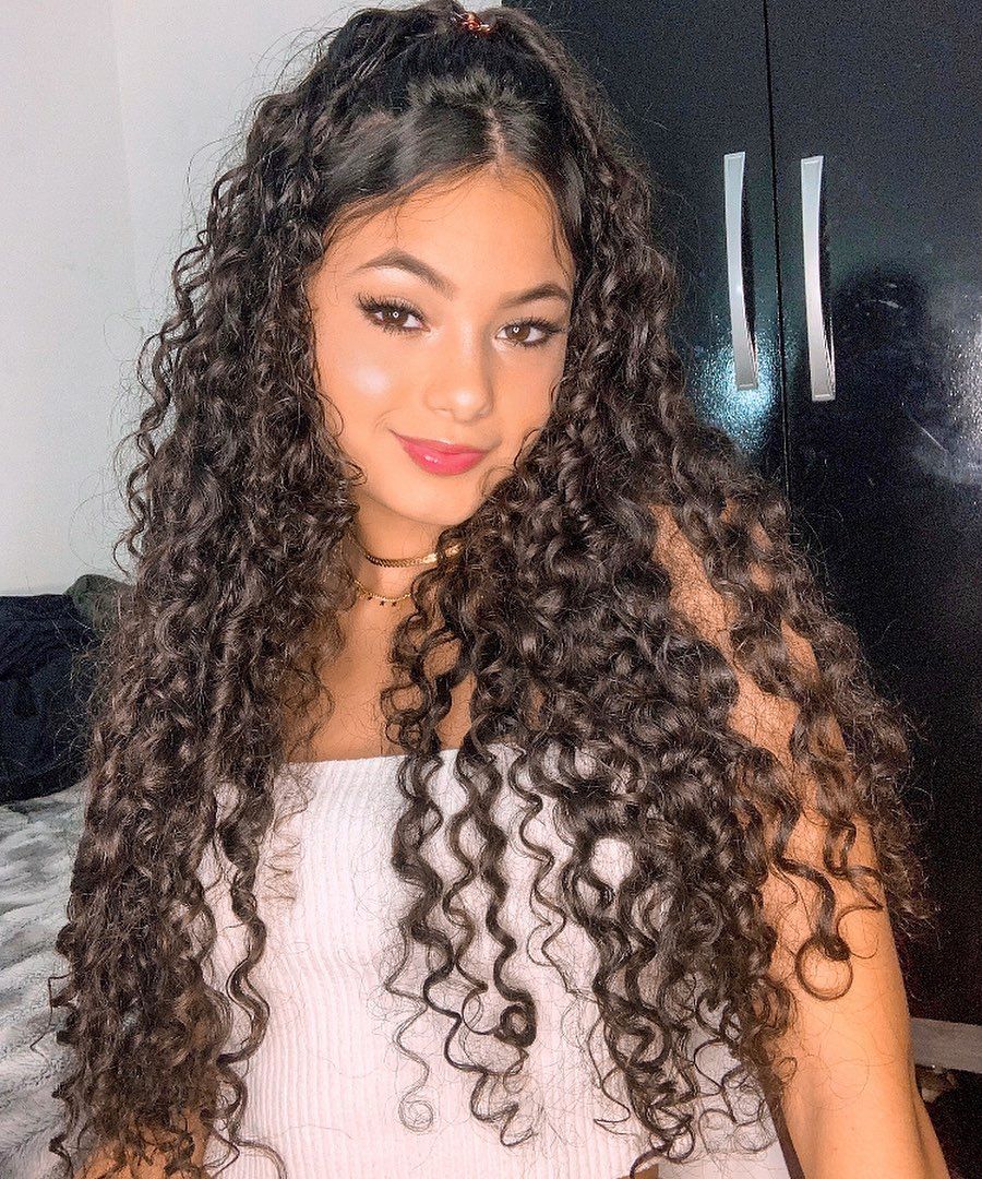 10 Ideas de peinados para lucir al máximo tu cabello rizado