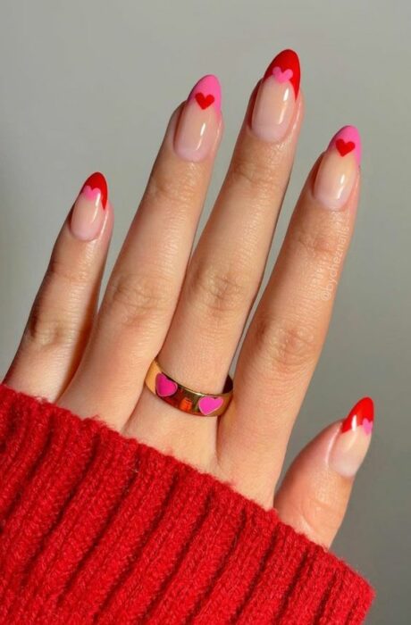 corazones ;13 Ideas para darle un giro cool a tu clásica manicura francesa