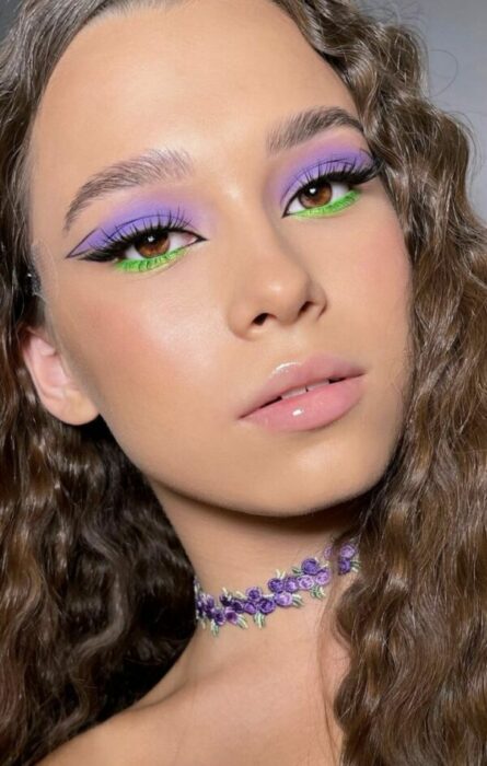 delineado verde ;13 Ideas para usar sombras lila y ser la reina del glamour