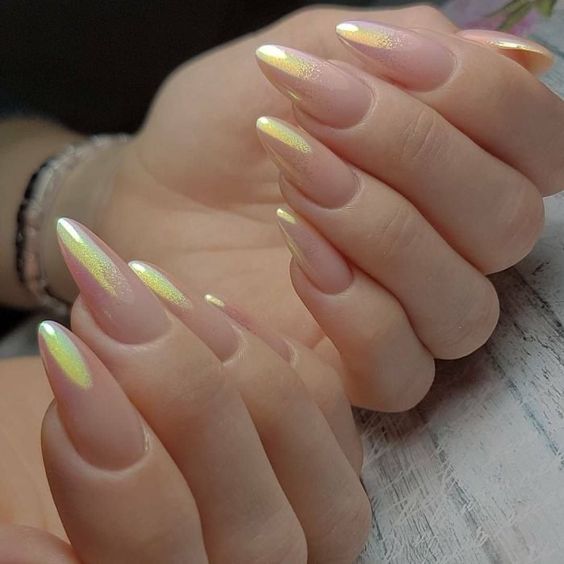 amarillo ;13 Lindas manicuras de efecto espejo que te encantarán