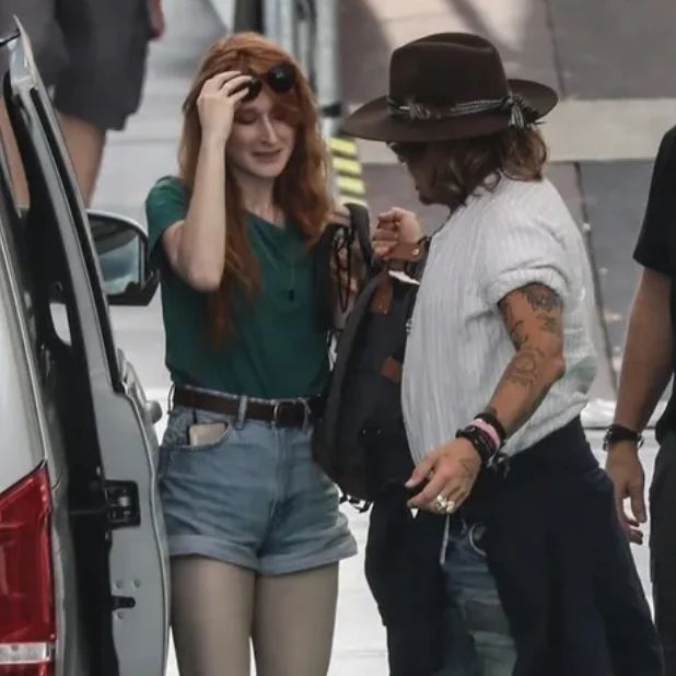 Johnny Depp con su maestra de francés