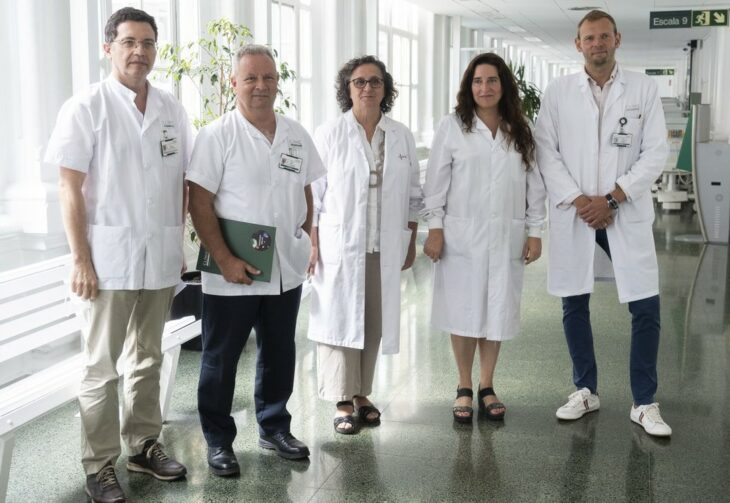 grupo de médicos del hospital Clínic de Barcelona, España