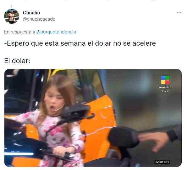 meme del dólar niña en moto