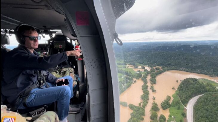 gobernador de kentucky en helicóptero 