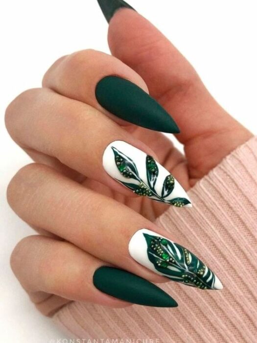 15 Divinas manicuras en tono verde que toda bruja aprobaría 