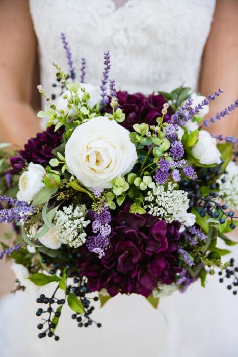 rosas vino ;15 Hermosos ramos de lavanda para llegar al altar 