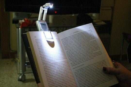 lámpara para leer de noche