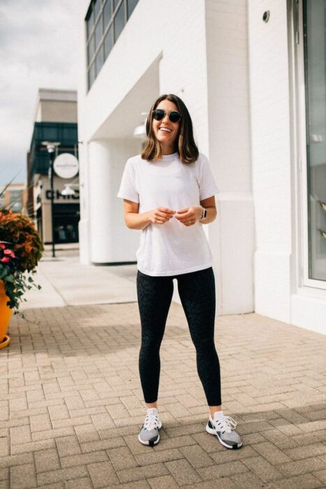 outfit con playera blanca