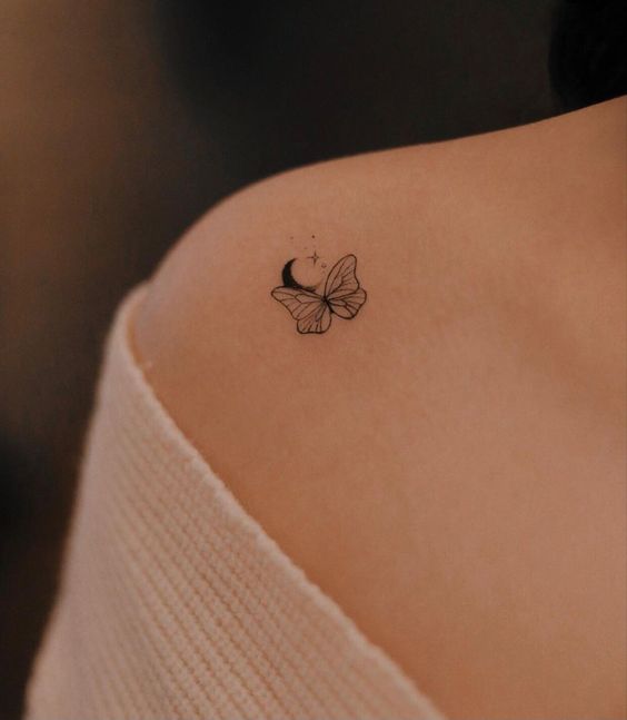 butterfly; 15 miniature tattoos that will make you sigh with their beauty