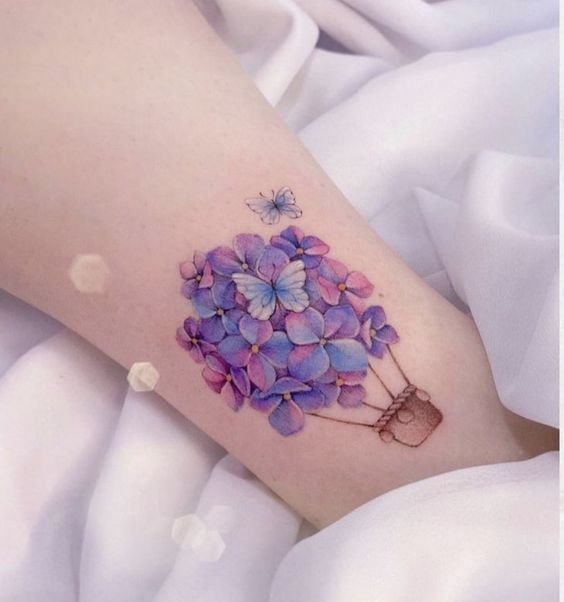 globo ;15 Lindísimos tatuajes florales para hacer de tu cuerpo un edén